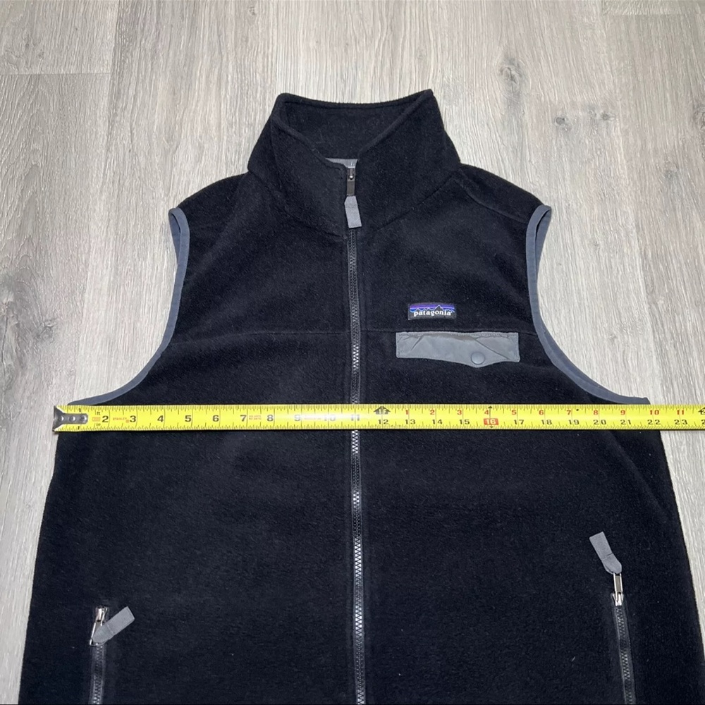 Patagonia Black Fleece Vest with Gray Trim - Picture 5 of 9